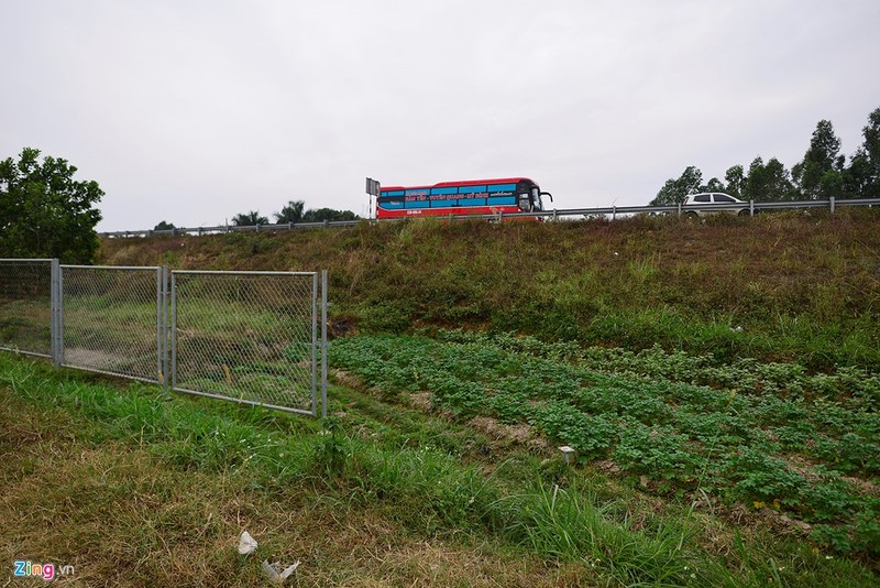 Anh: Nha xe ne camera bat khach tren cao toc Noi Bai-Hinh-9